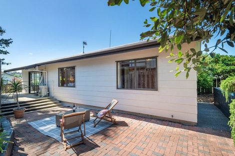 Photo of property in 1/8 Camilla Grove, Totara Vale, Auckland, 0629
