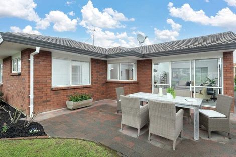 Photo of property in 2/23 Tarnica Road, Northpark, Auckland, 2013