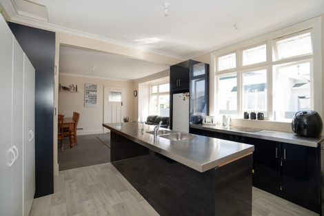 Photo of property in 21 Burns Avenue, Takaro, Palmerston North, 4412
