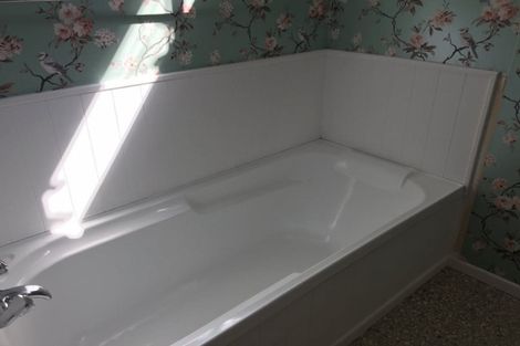 Photo of property in 8 Evelyn Place, Welbourn, New Plymouth, 4310