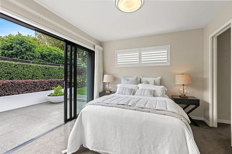 Photo of property in 15 Saint Andrews Square, Strowan, Christchurch, 8052