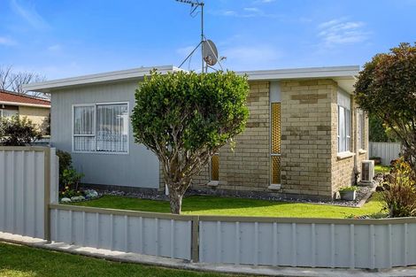 Photo of property in 1 Naumai Place, Spotswood, New Plymouth, 4310