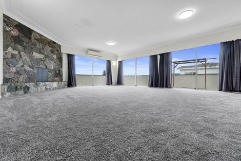 Photo of property in 46 Redoubt Road, Goodwood Heights, Auckland, 2105