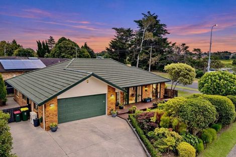Photo of property in 52 Wattle Farm Road, Wattle Downs, Auckland, 2103