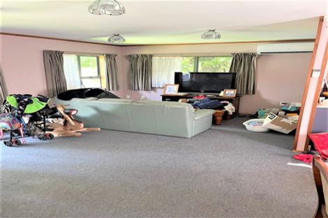 Photo of property in 2/6 Montgomery Crescent, Clouston Park, Upper Hutt, 5018