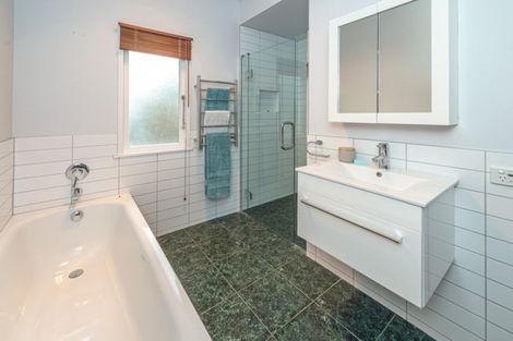 Photo of property in 68 Oakland Avenue, Saint Johns Hill, Whanganui, 4500