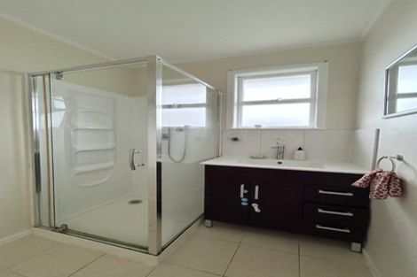 Photo of property in 6 Cypress Place, Sunnynook, Auckland, 0620