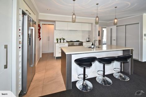 Photo of property in 5 Gosling Crescent, Halswell, Christchurch, 8025