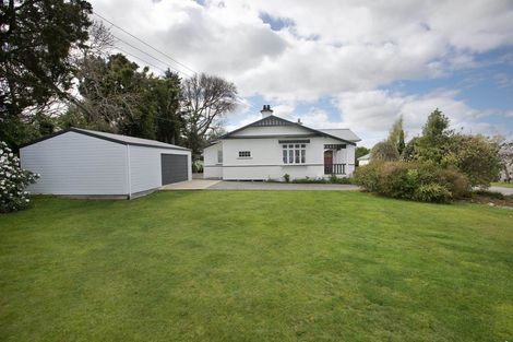 Photo of property in 12 Wanganui Road, Marton, 4710
