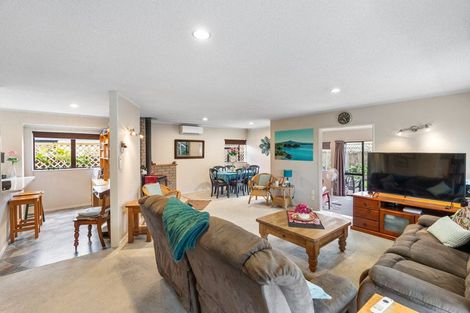 Photo of property in 143 Florence Avenue, Orewa, 0931