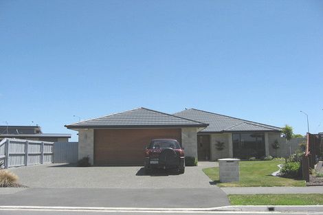 Photo of property in 38 Reka Street, Parklands, Christchurch, 8083