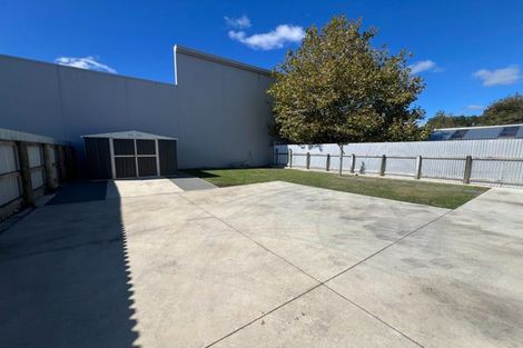 Photo of property in 27-29 Andrew Young Street, Palmerston North, 4410