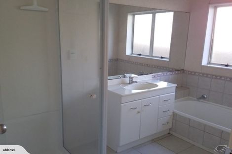 Photo of property in 7 Sheldon Place, Burswood, Auckland, 2013