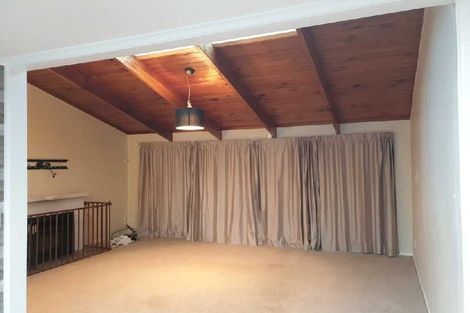 Photo of property in 8 Peter Terrace, Castor Bay, Auckland, 0620