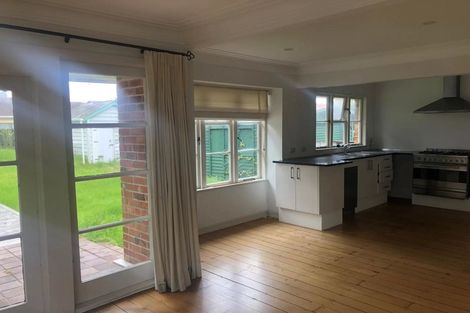 Photo of property in 34 Roberts Avenue, Bayswater, Auckland, 0622