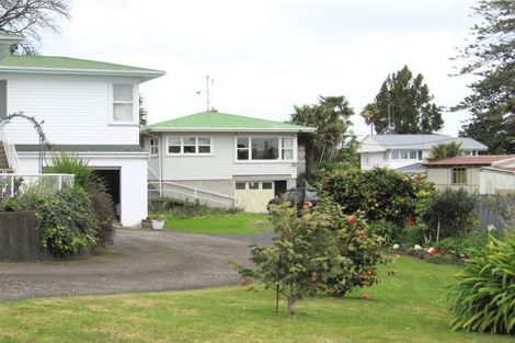 Photo of property in 104 Brunton Crescent, Thames, 3500