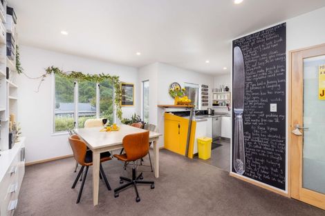 Photo of property in 25 Hawkhurst Road, Lyttelton, 8082