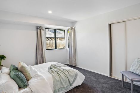 Photo of property in 15 Oakview Lane, Cashmere, Christchurch, 8022