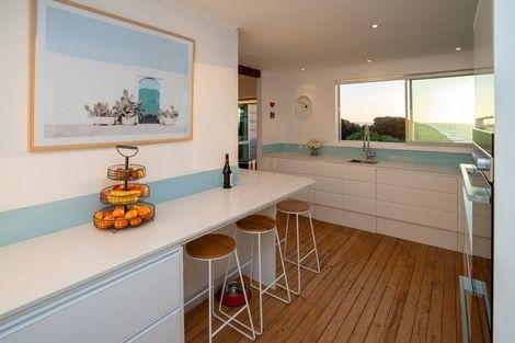 Photo of property in 13 Aperahama Street, Paekakariki, 5034