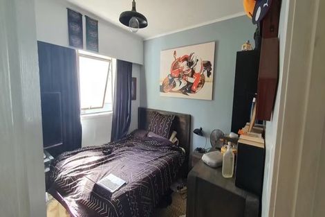 Photo of property in 82 Whangaparaoa Road, Red Beach, 0932