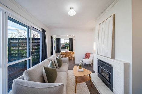Photo of property in 64 Farquhars Road, Redwood, Christchurch, 8051