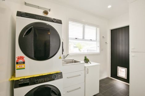 Photo of property in 9 Kowhai Street, Tawa, Wellington, 5028