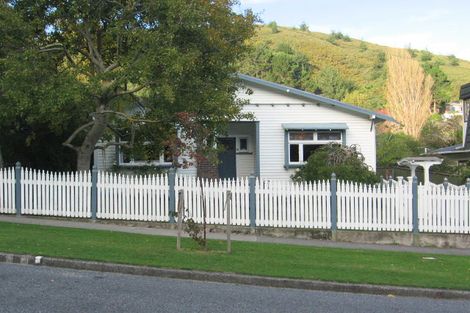 Photo of property in 56 Norton Park Avenue, Fairfield, Lower Hutt, 5011
