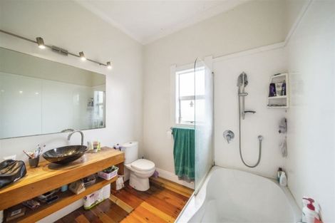 Photo of property in 8 Collins Street, Hawera, 4610