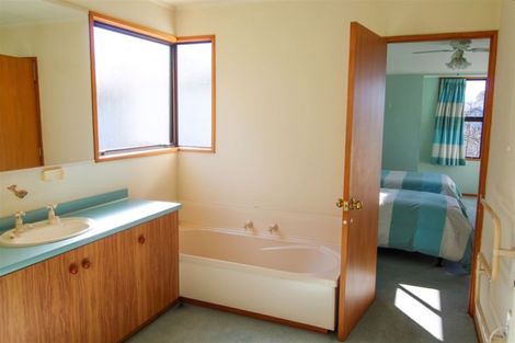 Photo of property in 2/4 Beverley Road, Maori Hill, Timaru, 7910