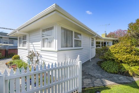Photo of property in 9 Nimmo Avenue West, Waikanae, 5036