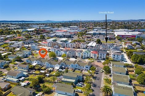 Photo of property in 21 Stephen Avenue, Henderson, Auckland, 0610