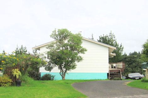 Photo of property in 65 Albatross Road, Red Beach, 0932