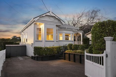 Photo of property in 26 Mariposa Crescent, Birkenhead, Auckland, 0626