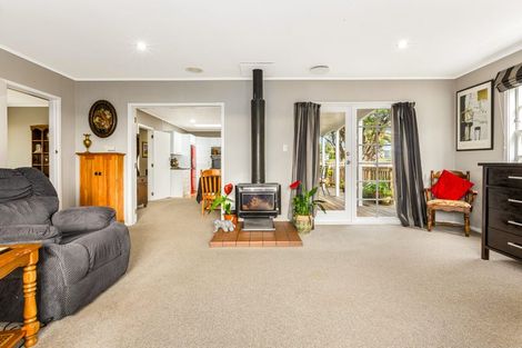 Photo of property in 7 Luff Place, Whitby, Porirua, 5024