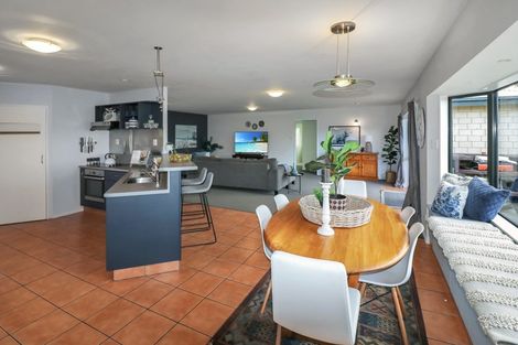 Photo of property in 75 Adelaide Road, Dannevirke, 4978