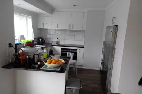 Photo of property in 1 Spears Place, Botany Downs, Auckland, 2010