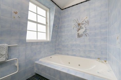 Photo of property in 7 Epping Grove, Karori, Wellington, 6012