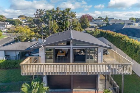 Photo of property in 4 Advene Road, Cockle Bay, Auckland, 2014