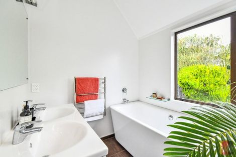 Photo of property in 70 Manuwai Lane, Karaka, Drury, 2578