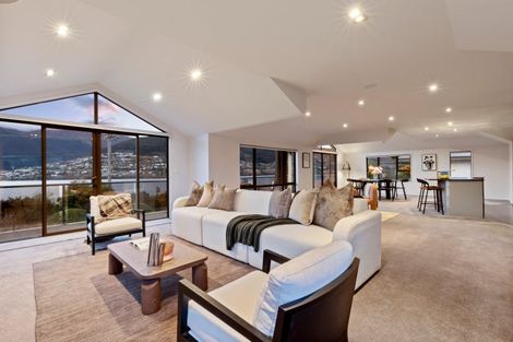 Photo of property in 660 Peninsula Road, Kelvin Heights, Queenstown, 9300