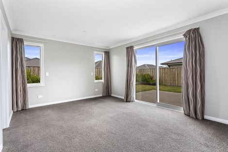 Photo of property in 73 Kippenberger Avenue, Rangiora, 7400