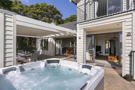 Photo of property in 251 Kaipara Road, Papakura, 2582