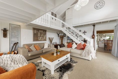 Photo of property in 36 Omokoroa Road, Omokoroa, 3114