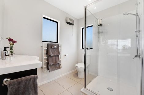 Photo of property in 81b William Bayes Place, Red Beach, 0932