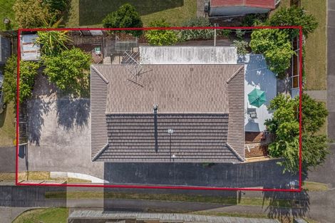 Photo of property in 2/24 Lambrown Drive, Totara Vale, Auckland, 0629