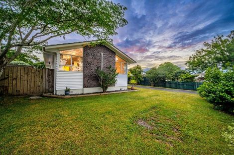 Photo of property in 4 Tangelo Place, Bucklands Beach, Auckland, 2012