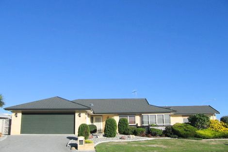 Photo of property in 2 Sovereign Way, Paraparaumu, 5032