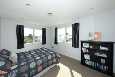 Photo of property in 156a Avonhead Road, Ilam, Christchurch, 8041