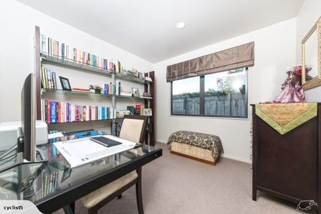 Photo of property in 33a Seacliffe Avenue, Belmont, Auckland, 0622