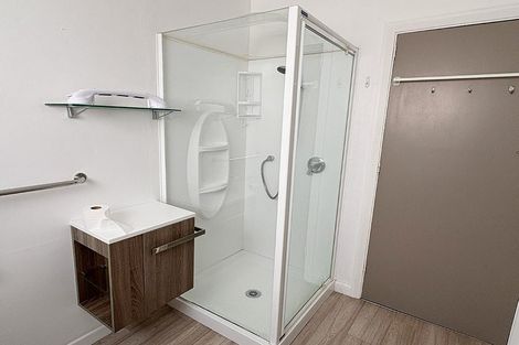 Photo of property in 102 Wairakei Road, Bryndwr, Christchurch, 8052